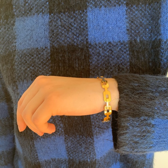 Anthropology Revolve SHASHI Chain Link Cuff Bracelet 18K Gold Plated Silver NWT - Picture 3 of 4